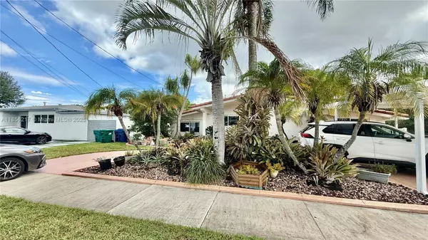 2500 NE 209th Ter, Miami, FL 33180