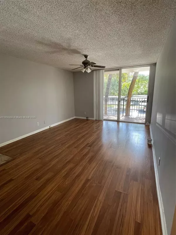 Plantation, FL 33324,10717 Cleary Blvd #207