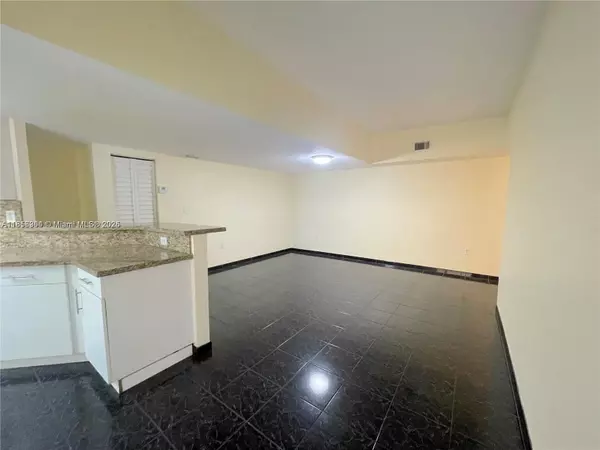 Miami, FL 33182,12405 NW 7th St #0