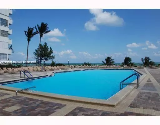 Hallandale Beach, FL 33009,1980 S Ocean Dr #19G