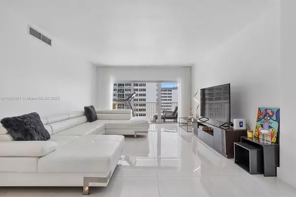 Hallandale Beach, FL 33009,1980 S Ocean Dr #19G