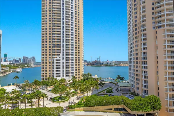 Miami, FL 33131,540 Brickell Key Dr #1514