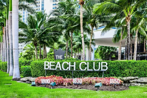 1800 S OCEAN DR #2707, Hallandale Beach, FL 33009