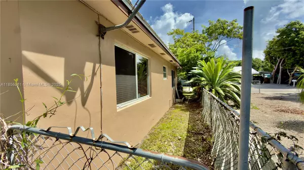 Key Largo, FL 33037,8 Madeira