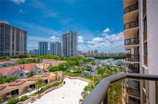 Aventura, FL 33180,19667 Turnberry Way #7B