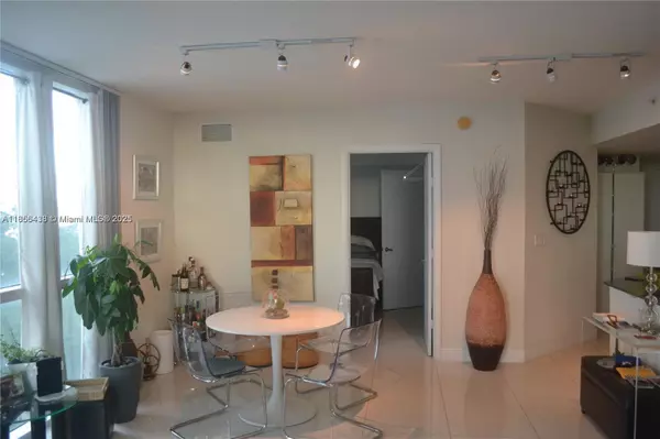 Miami, FL 33125,1871 NW S River Dr #1205