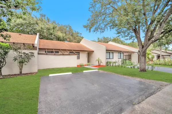 Pembroke Pines, FL 33024,9667 NW 15th Ct