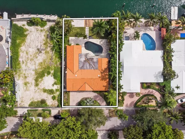 North Miami, FL 33181,13205 Arch Creek Ter