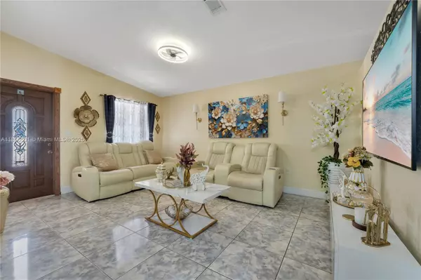 Miami, FL 33177,19316 SW 121st Ave