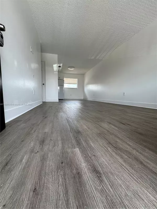 Hialeah, FL 33016,5491 W 24th Ave #38