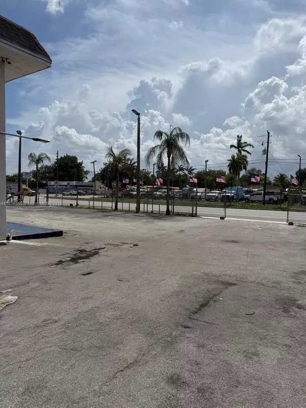 Miami, FL 33147