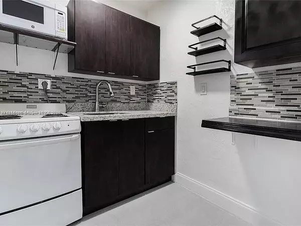 9533 NW 3rd Ave #REAR, Miami, FL 33150