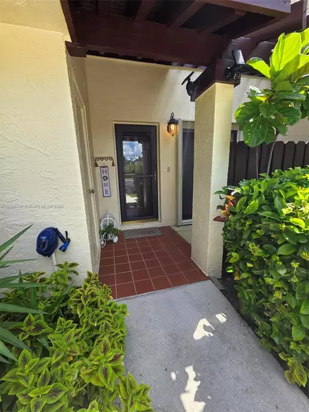 3699 Carambola Cir N #2837, Coconut Creek, FL 33066