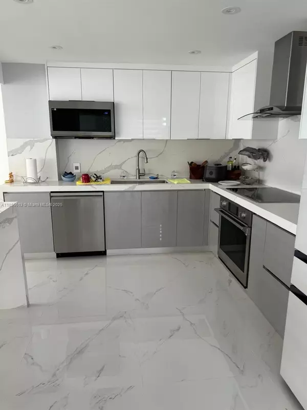 Hallandale Beach, FL 33009,3180 S Ocean Dr #1101