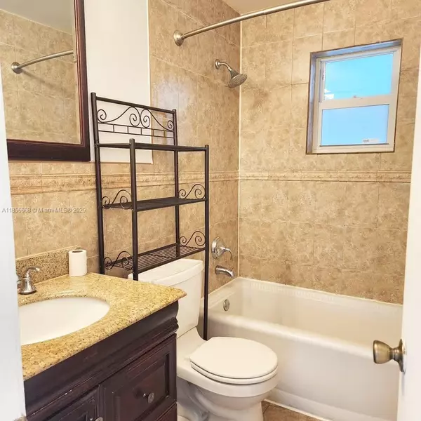 Miami, FL 33133,1800 SW 25th St #2304