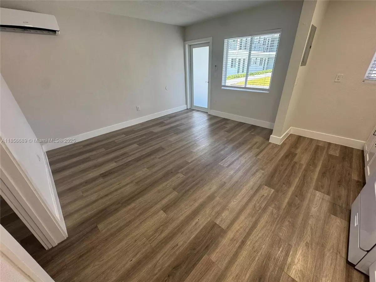 Hialeah, FL 33010,25 W 6th St #2