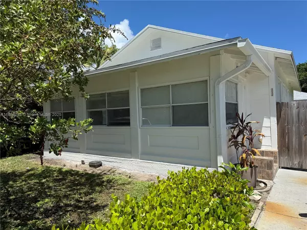 112 N D St #1, Lake Worth, FL 33460