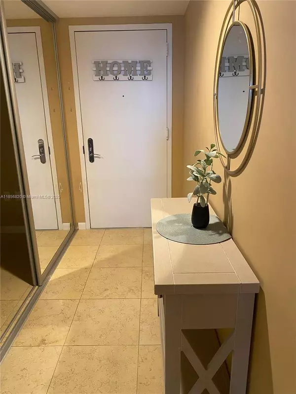 1830 S Ocean Dr #3012, Hallandale Beach, FL 33009