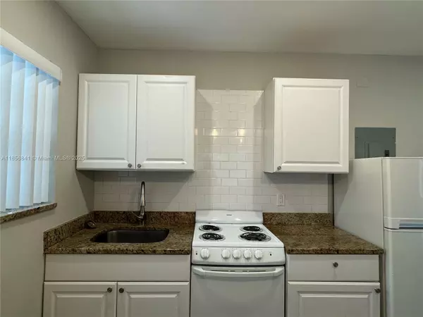 Fort Lauderdale, FL 33316,716 SE 14th Ct #1-4