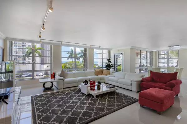 5660 Collins Ave #4B, Miami Beach, FL 33140