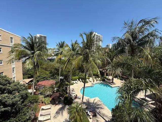 Aventura, FL 33180,19801 E Country Club Dr #4506