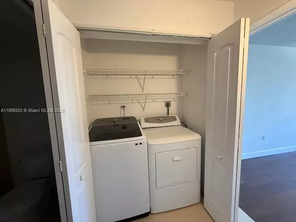 Aventura, FL 33180,19801 E Country Club Dr #4506