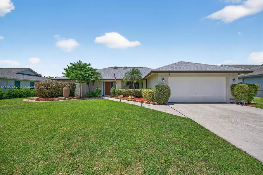 13582 Columbine Ave, Wellington, FL 33414