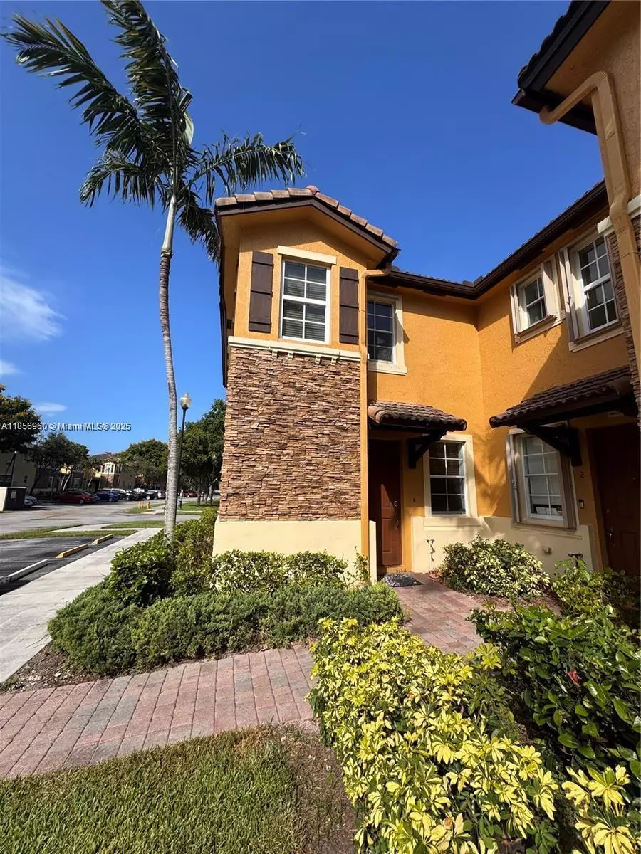 Cutler Bay, FL 33190,9343 SW 227th #1-20