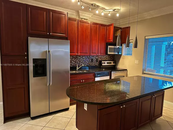 Fort Lauderdale, FL 33306,2895 NE 32nd St #305