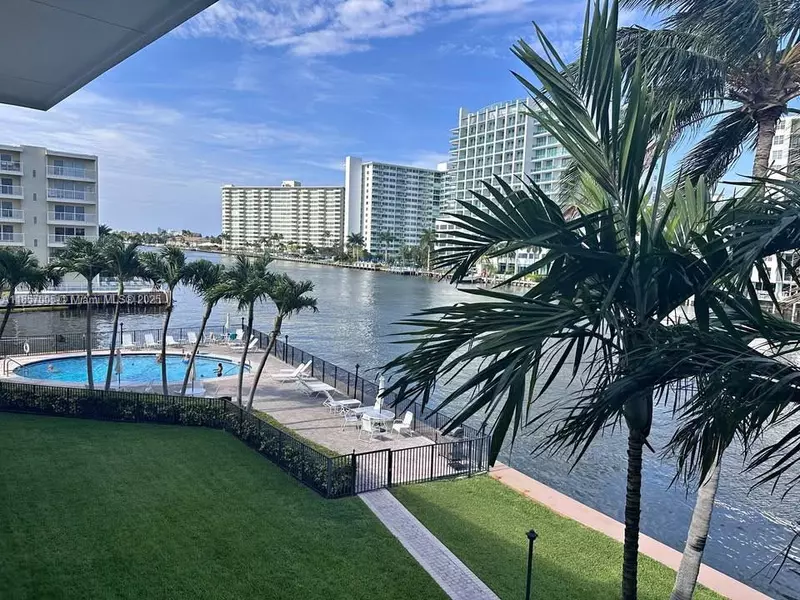 2895 NE 32nd St #305, Fort Lauderdale, FL 33306