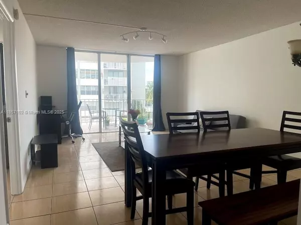 North Miami Beach, FL 33162,16710 NE 9th Ave #303