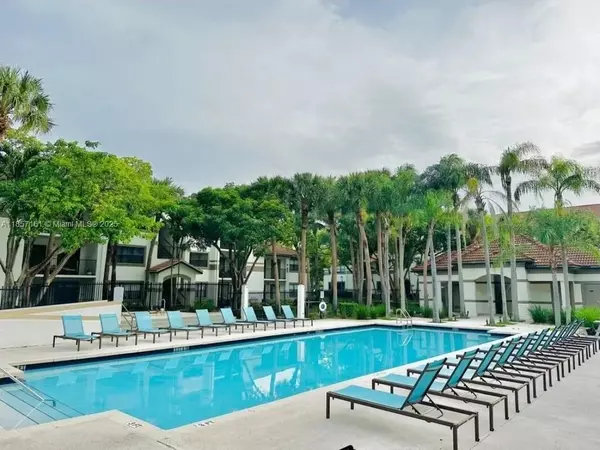 Hollywood, FL 33021,550 S Park Rd #17-8