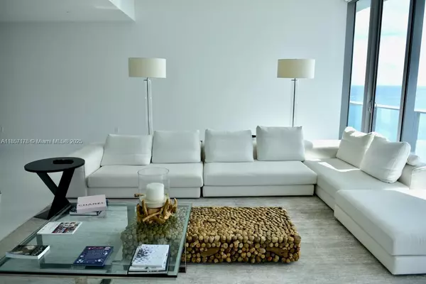 Sunny Isles Beach, FL 33160,17475 Collins Ave #2802