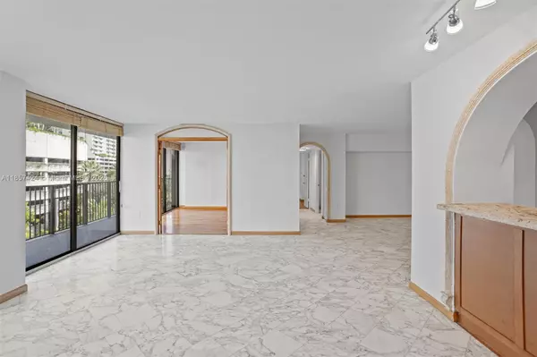 Miami, FL 33131,1450 Brickell Bay Dr #515
