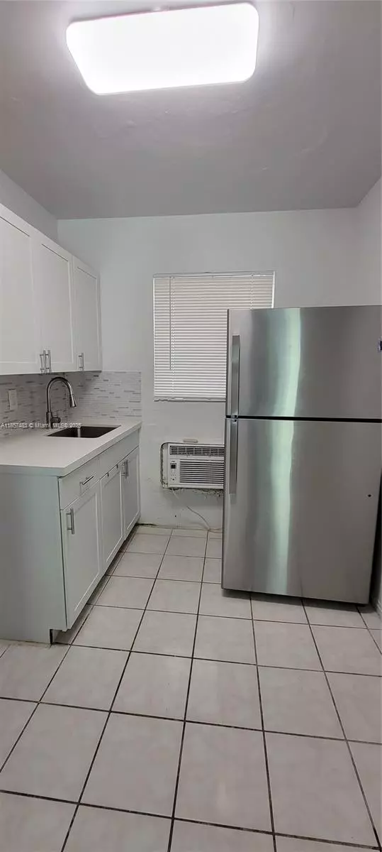 Hollywood, FL 33020,1727 Fletcher St #E2