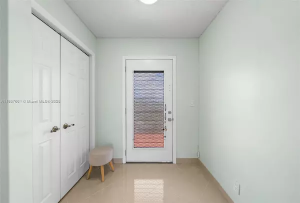 Tamarac, FL 33319,4970 E Sabal Palm Blvd #403