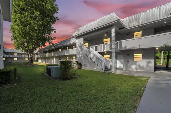 17255 SW 95th Ave #128, Palmetto Bay, FL 33157