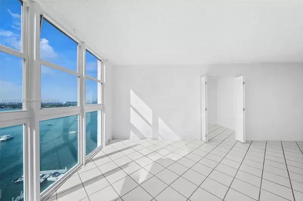 Miami Beach, FL 33139,1228 West Ave #1415