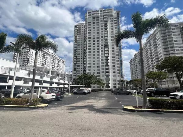 Aventura, FL 33160,2750 NE 183rd St #801