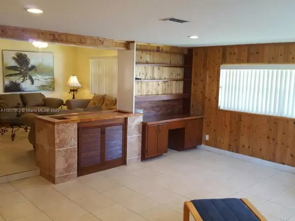 West Palm Beach, FL 33410,2359 N Wallen Dr