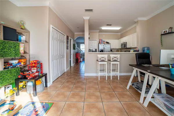 Doral, FL 33178,5580 NW 107th Ave #1204