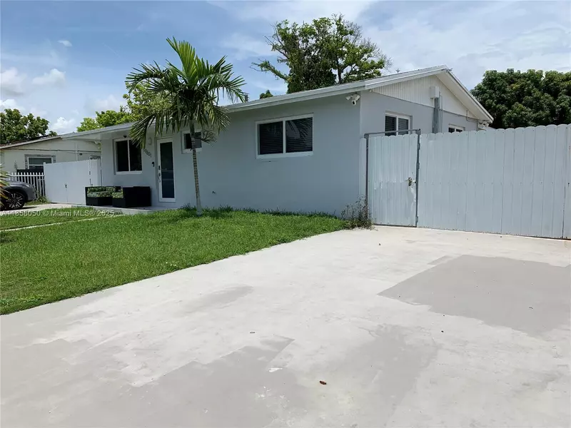 19801 SW 114 PL, Miami, FL 33157