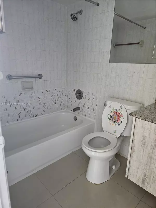 Miami, FL 33135,2046 W Flagler St #413