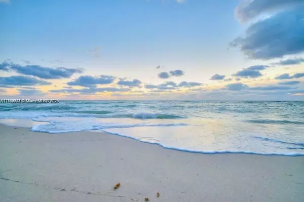 Miami Beach, FL 33141,6424 Collins Ave #A-404