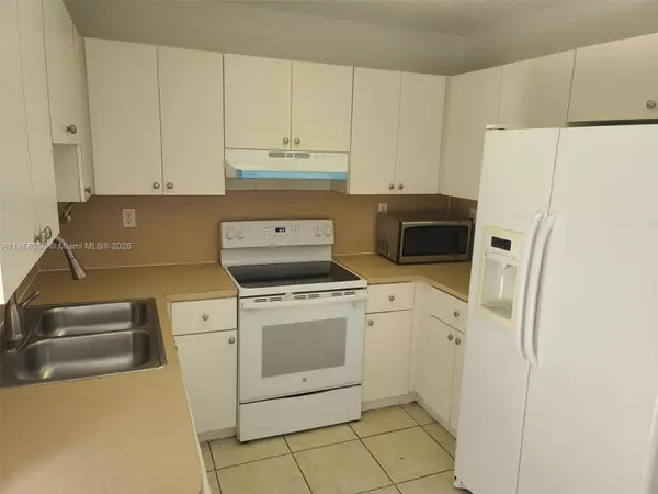 Homestead, FL 33033,1616 NE 5th St