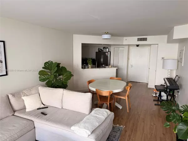 Miami Beach, FL 33139,1900 Sunset Harbour Dr #1614