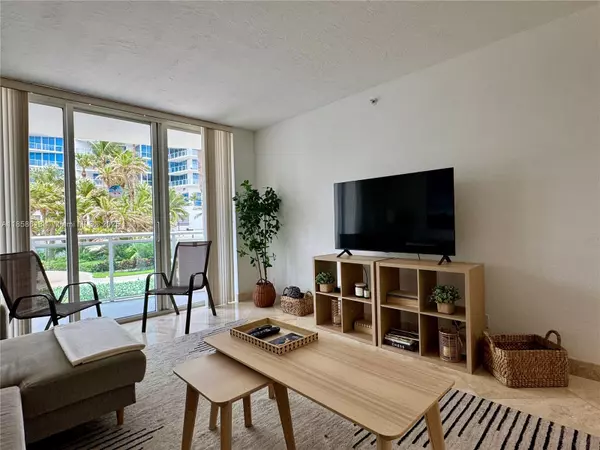 Hollywood, FL 33019,3001 S Ocean Dr #119