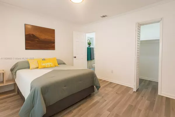 Miami, FL 33162,535 NE 158th St