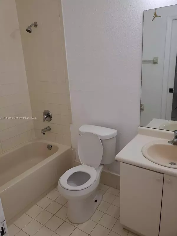 Florida City, FL 33035,1666 SE 27 CT #108