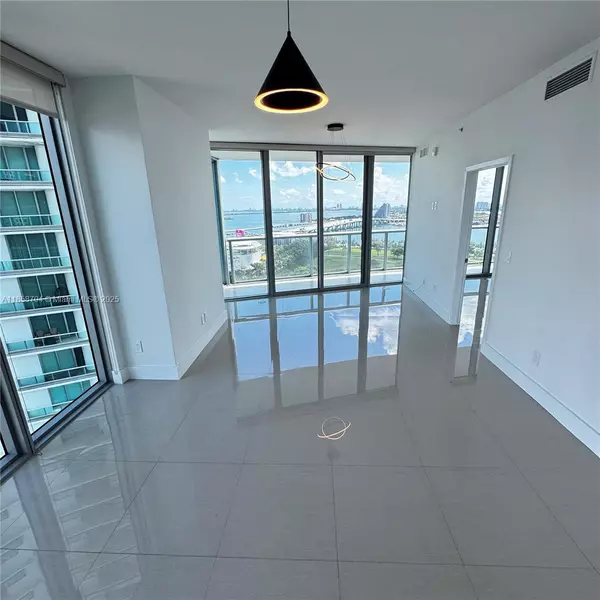 Miami, FL 33132,888 Biscayne Blvd #2012